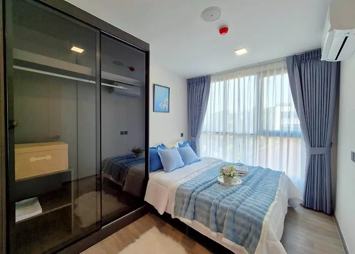 A Calm With Pool & Private Balcony شقة