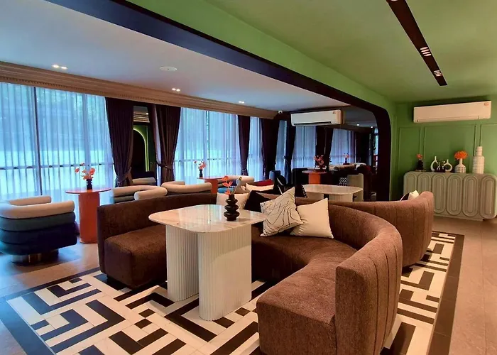شقة A Calm With Pool & Private Balcony *