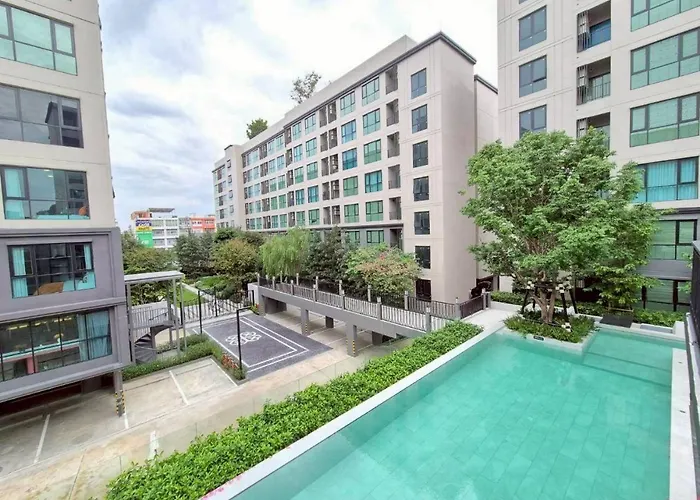 A Calm With Pool & Private Balcony شقة